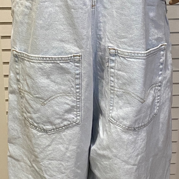 Levi's SilverTab Light Denim Wide Straight Leg Overalls Bibs 90s Style Sz XL NWT - Picture 9 of 13